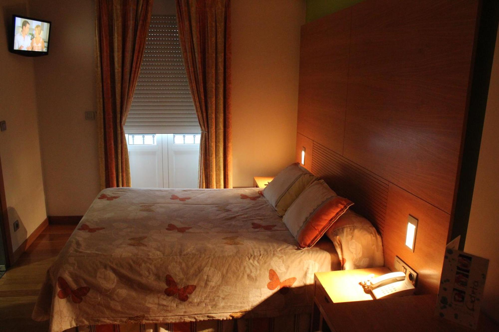 Hotel Lino Виго Екстериор снимка